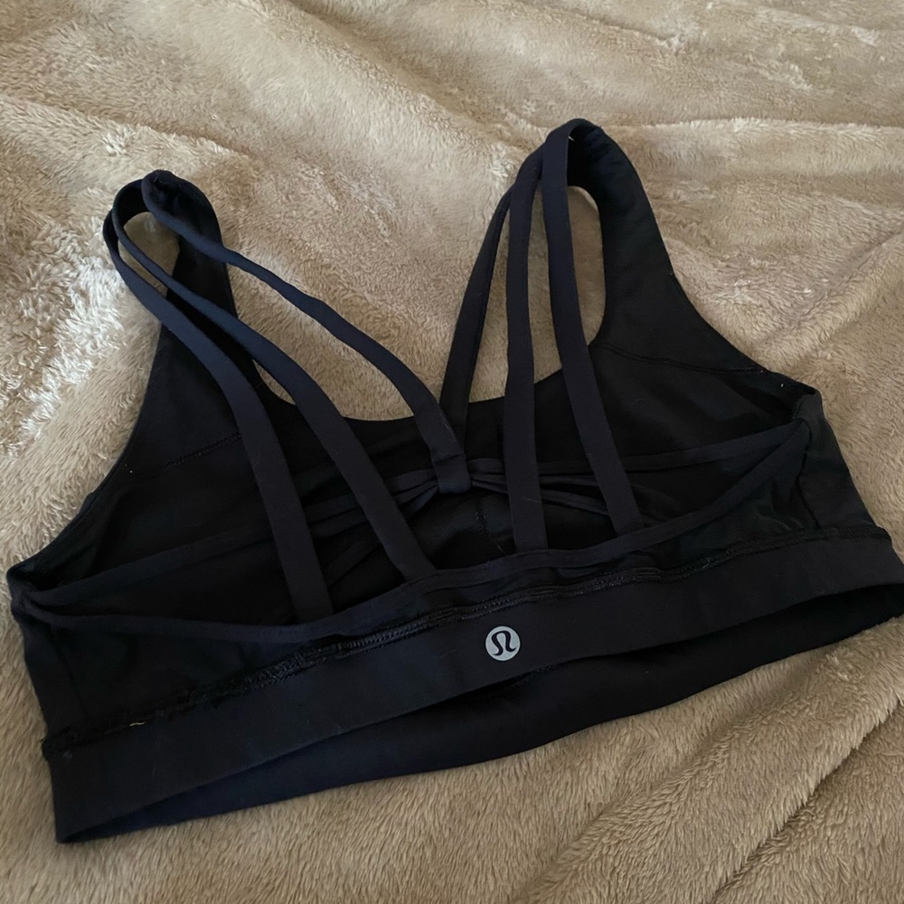 Black Lululemon sports bra